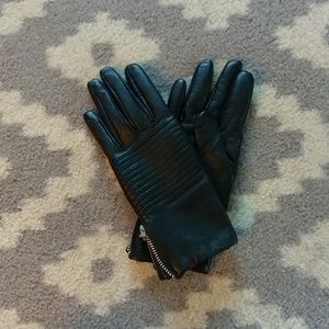 Gap leather moto style gloves